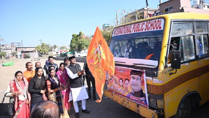 चिकित्सा शिक्षा मंत्री श्री सारंग ने छींद धाम दर्शन यात्रा को दिखाई हरी झंडी
